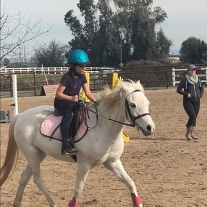 Meet your Posher, Rhian